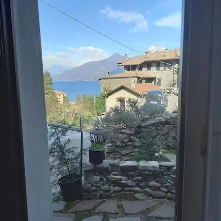 The Door Of The Castle Lägenhet Menaggio